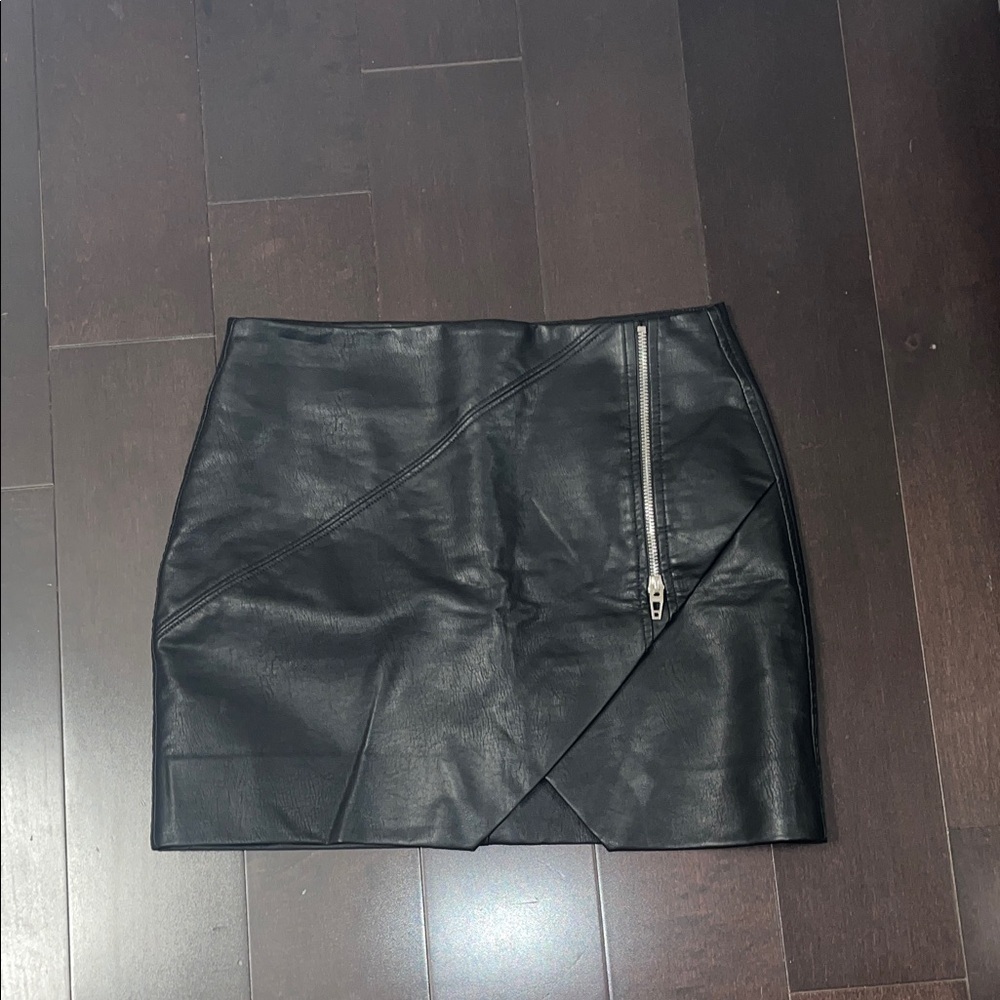BLANKNYC size 25 Black Leather like Mini Skirt
